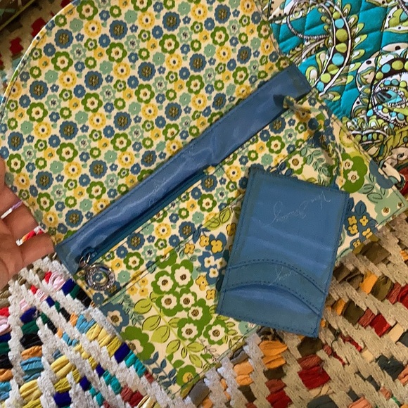 VERA BRADLEY LOT - Picture 7 of 11